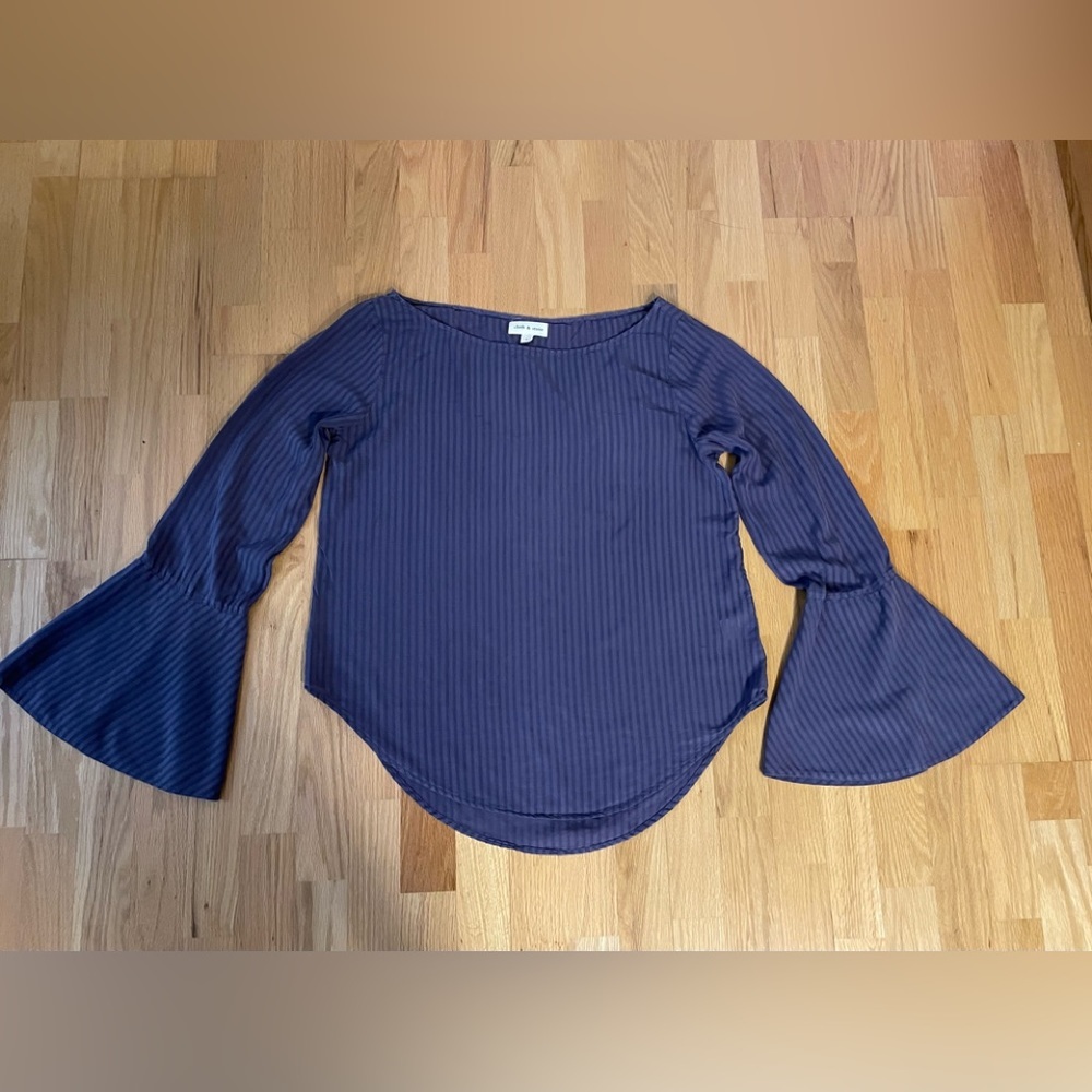 Cloth and Stone Gray Bell Sleeve Blouse Large
